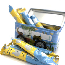 画像をギャラリービューアに読み込む, 三葉製菓 旭山どうぶつえん号 バス缶【ブルー】 バターロールクッキー 【8本入】